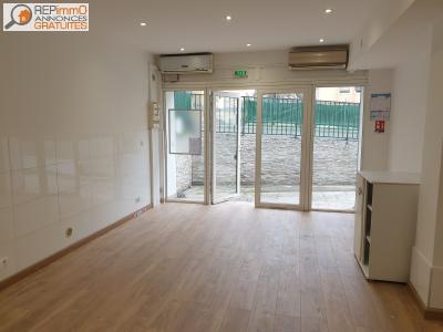 For rent Ajaccio TRIANA CENTRE VILLE AJACCIO 1 room 26 m2 Corse (20090) photo 0