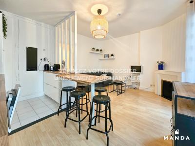 For rent Paris-18eme-arrondissement 2 rooms 43 m2 Paris (75018) photo 0