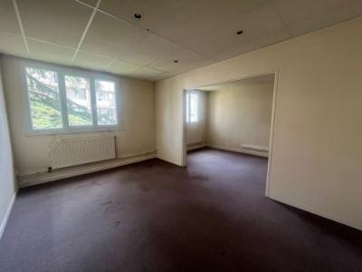 Annonce Location Local commercial Saint-amand-montrond 18