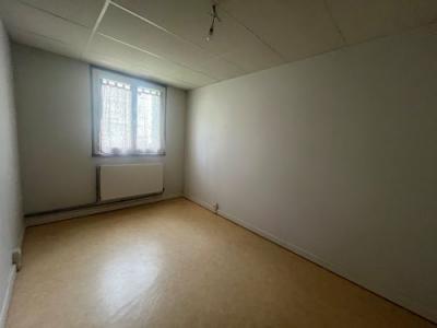 Annonce Location Local commercial Saint-amand-montrond 18
