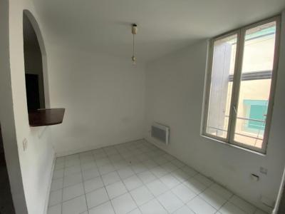 For rent Lunel 2 rooms 29 m2 Herault (34400) photo 1