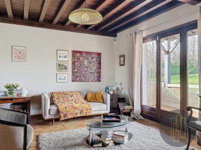 For sale Jarnioux 5 rooms 122 m2 Rhone (69640) photo 3