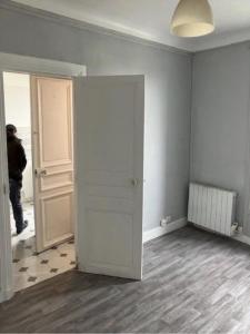 For rent Chatillon 1 room 21 m2 Hauts de Seine (92320) photo 0