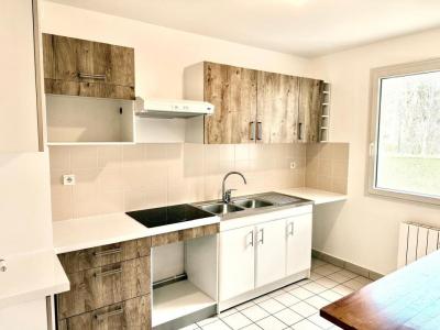 For rent Vaucresson 3 rooms 67 m2 Hauts de Seine (92420) photo 1