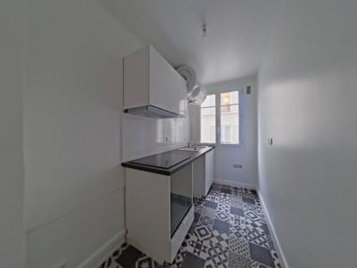 Louer Appartement 52 m2 Paris-18eme-arrondissement