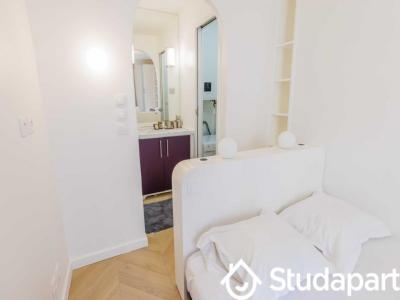 Louer Appartement 28 m2 Paris-8eme-arrondissement
