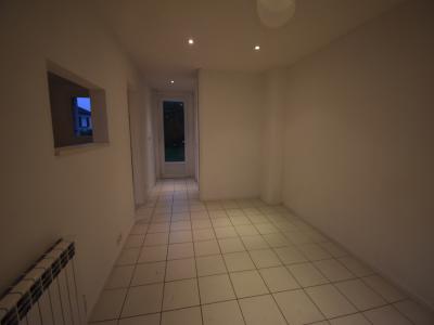 For sale Ruffec NORD (communes au Nord d'Angoul�me) 4 rooms 76 m2 Charente (16700) photo 3