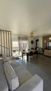 For sale 3 rooms 70 m2 Gard (30800) photo 2