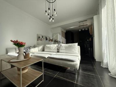 For sale Nice 2 rooms 45 m2 Alpes Maritimes (06200) photo 2