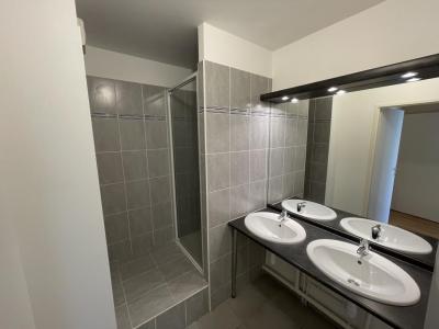 For rent Nantes 3 rooms 69 m2 Loire atlantique (44100) photo 3