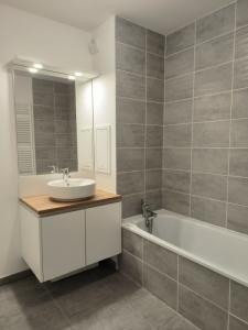 For rent Villefranche-sur-saone 3 rooms 61 m2 Rhone (69400) photo 4