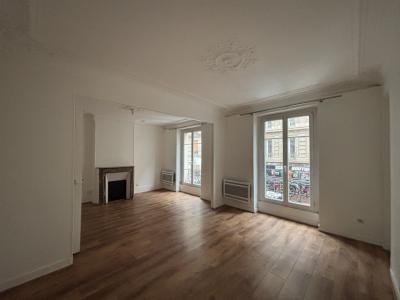 For rent Paris-18eme-arrondissement 2 rooms 44 m2 Paris (75018) photo 2