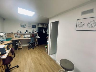 Louer Local commercial 48 m2 Paris-17eme-arrondissement