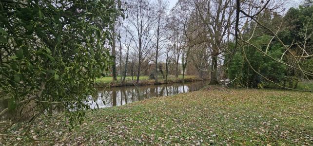 For sale Mezieres-en-brenne 5 rooms 105 m2 Indre (36290) photo 0