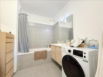 Louer Appartement Roquebrune-sur-argens 835 euros