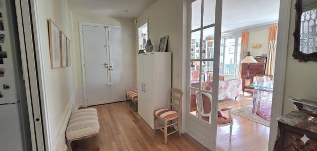 For sale 16E SUD 4 rooms 116 m2 Paris (75016) photo 2