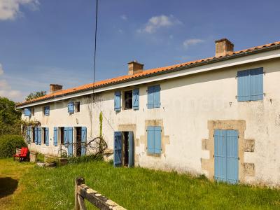 For sale Lezay 8 rooms 206 m2 Deux sevres (79120) photo 1