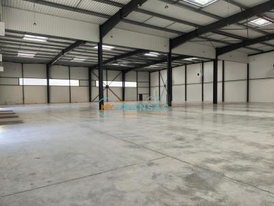 Louer Commerce Courneuve 320420 euros