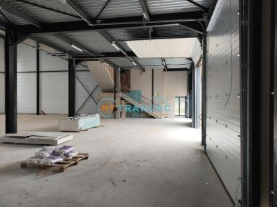 Louer Commerce 371 m2 Chalifert