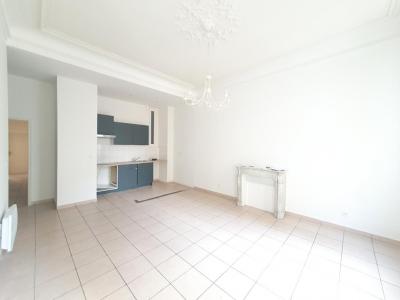 Louer Appartement 93 m2 Marseille-2eme-arrondissement