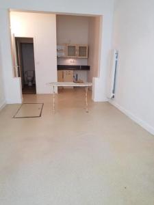 For rent Bordeaux 1 room 28 m2 Gironde (33000) photo 1