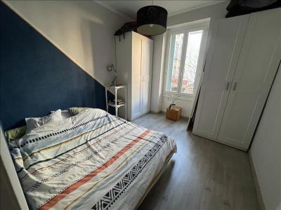 Louer Appartement Lyon-7eme-arrondissement 905 euros