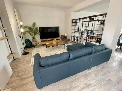 Louer Appartement 241 m2 Angouleme