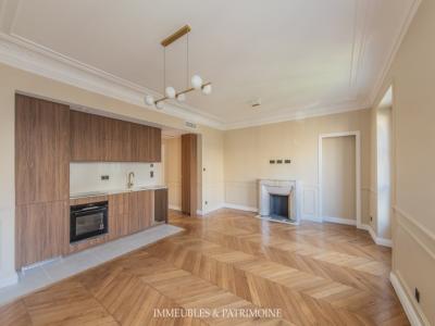 For sale Paris-8eme-arrondissement 70 m2 Paris (75008) photo 1