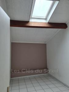 Louer Appartement Beausset 790 euros