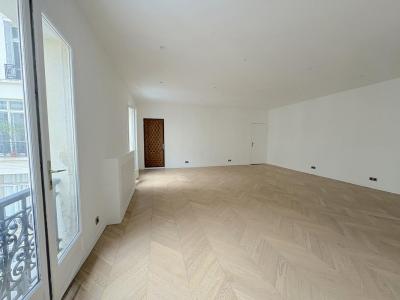For sale Paris-8eme-arrondissement 2 rooms 78 m2 Paris (75008) photo 2