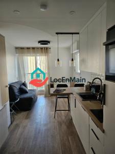 For rent Paris-20eme-arrondissement 2 rooms 25 m2 Paris (75020) photo 0