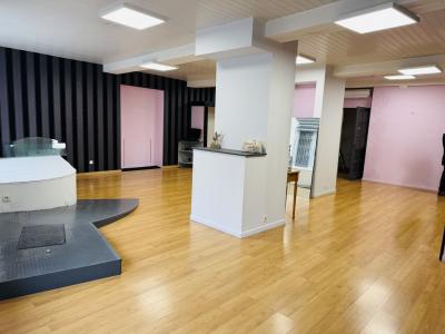 For sale TRIBUNAL 93 m2 Pyrenees atlantiques (64000) photo 0