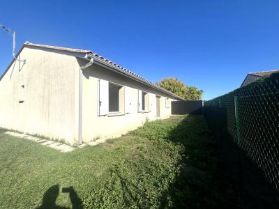 For rent Berson 4 rooms 74 m2 Gironde (33390) photo 0