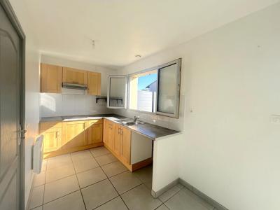 For rent Berson 4 rooms 74 m2 Gironde (33390) photo 3