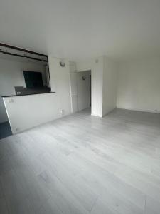 For rent Rueil-malmaison 1 room 30 m2 Hauts de Seine (92500) photo 0