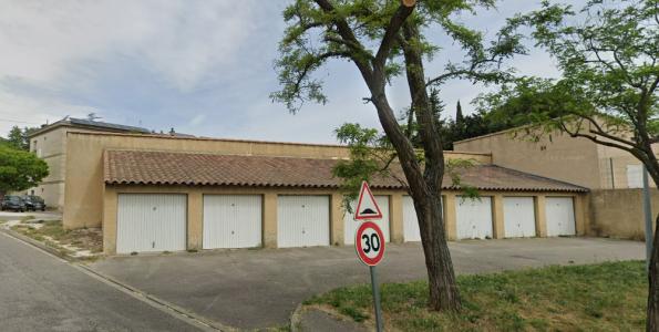 Louer Parking 15 m2 Saint-saturnin-les-avignon