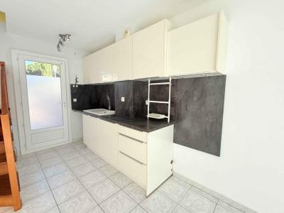 Annonce Location 4 pi�ces Appartement Londe-les-maures 83