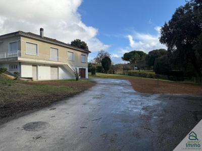For sale Puymoyen 5 rooms 145 m2 Charente (16400) photo 0