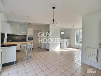 For sale Surgeres 4 rooms 80 m2 Charente maritime (17700) photo 0