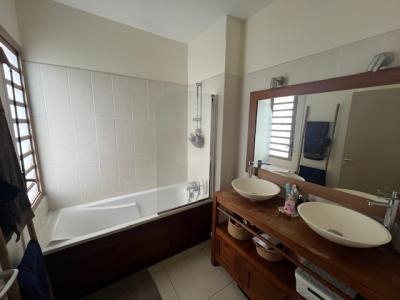 Acheter Appartement Sainte-clotilde 259700 euros