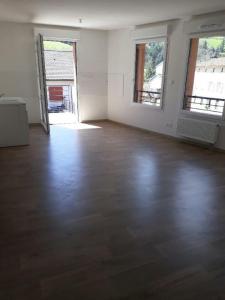 Louer Appartement 70 m2 Valsonne