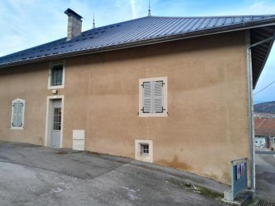 Louer Appartement 84 m2 Champagne-en-valromey