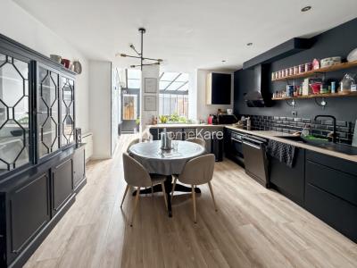 For sale Castres-gironde 220 m2 Gironde (33640) photo 0