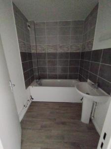 Louer Appartement Bogny-sur-meuse 487 euros