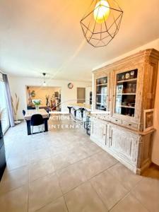 For sale Paradou 4 rooms 103 m2 Bouches du Rhone (13520) photo 3