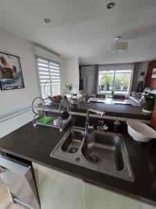 For sale Tourcoing 4 rooms 84 m2 Nord (59200) photo 4