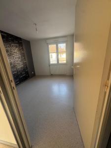 For rent Saint-julien-les-villas 3 rooms 65 m2 Aube (10800) photo 4