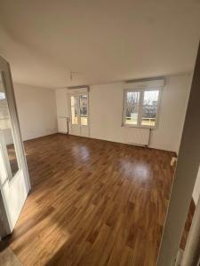 For rent Saint-julien-les-villas 5 rooms 79 m2 Aube (10800) photo 1