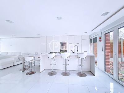 For sale Seclin 4 rooms 84 m2 Nord (59113) photo 2