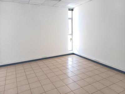 Acheter Local commercial Saint-denis 474390 euros